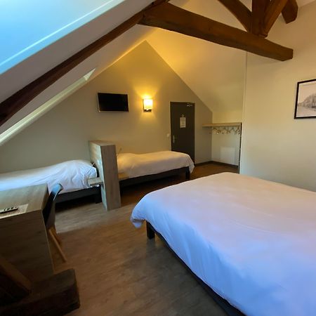 Logis - Hotel & Restaurant Saint Nicolas Chaumont en Vexin Bagian luar foto